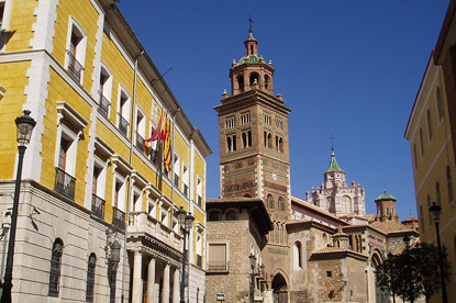 Town Hall and Cathedral of Teruel (photo by AurelianusRex - CC-SA 2.0 Generic license)